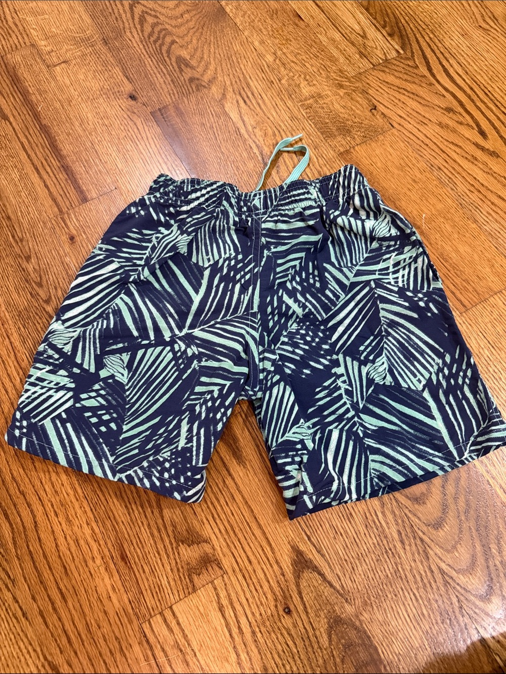Boy’s Patagonia Swim Trunks. Size Small. Like New Condition. - Picture 8 of 11